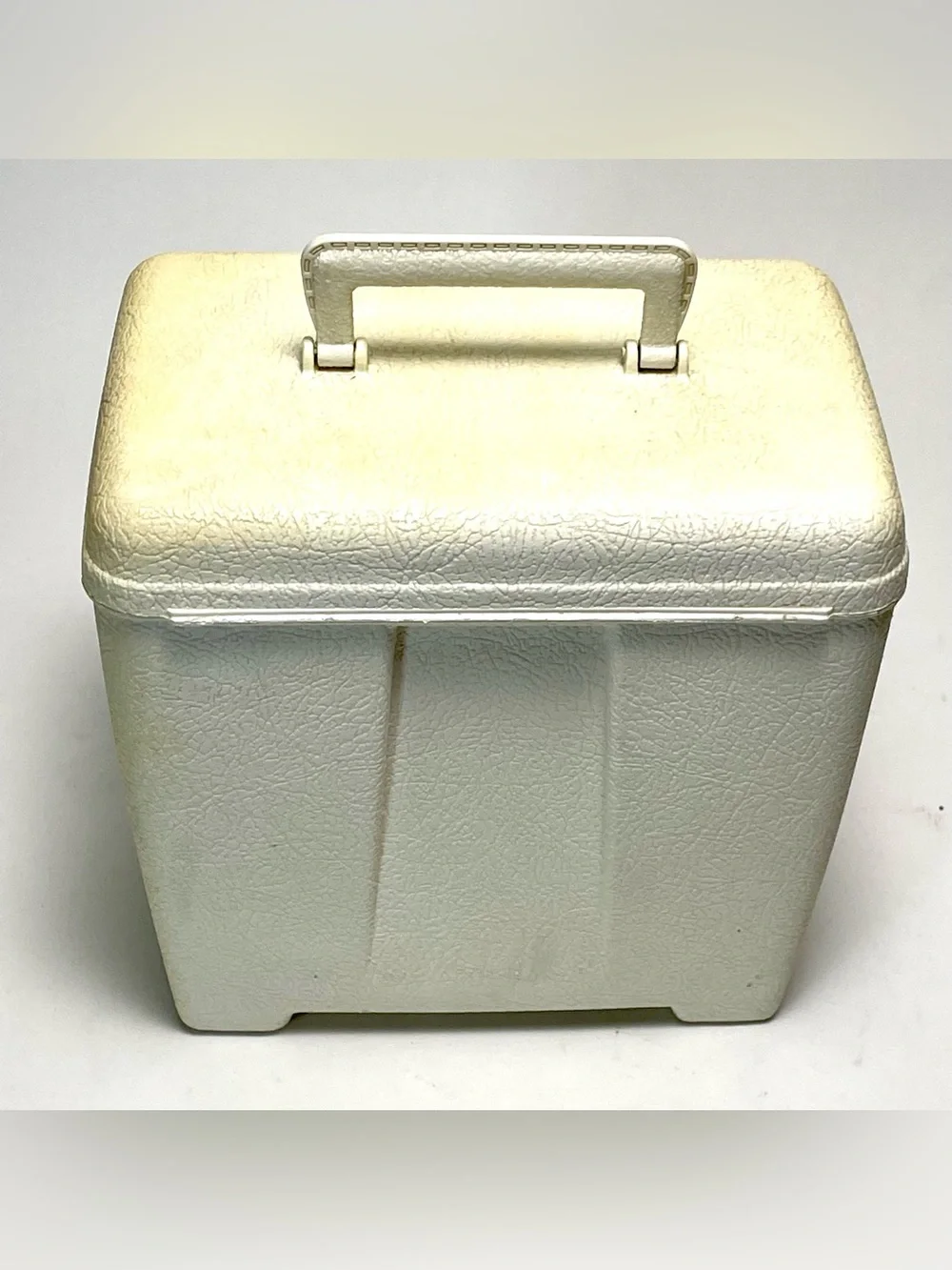 Vintage Cream Off White Plastic 45 RPM Record Case Tote Carrier Box Retro